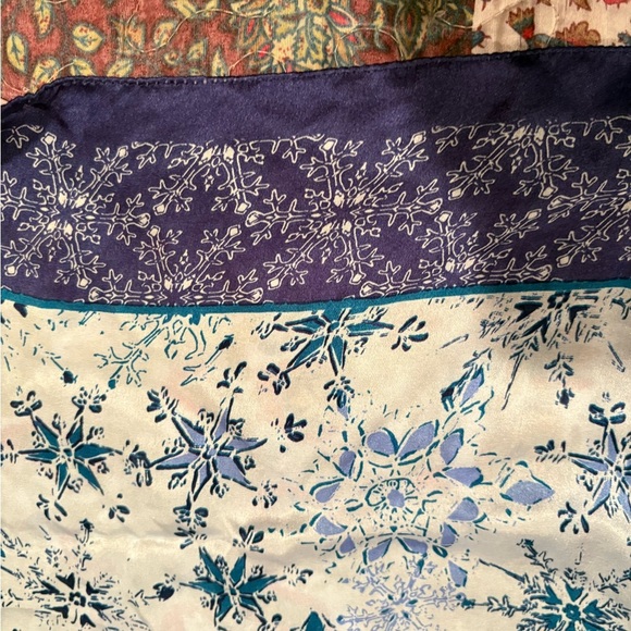 Coldwater Creek silk scarf - Picture 2 of 9